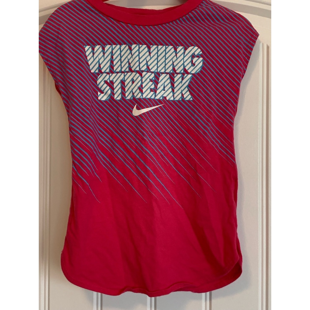 3/$10 Girls Nike Tee size 4